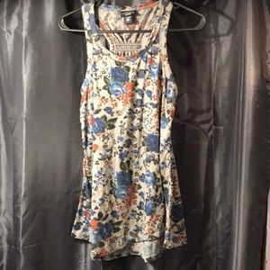 Cute floral tank!